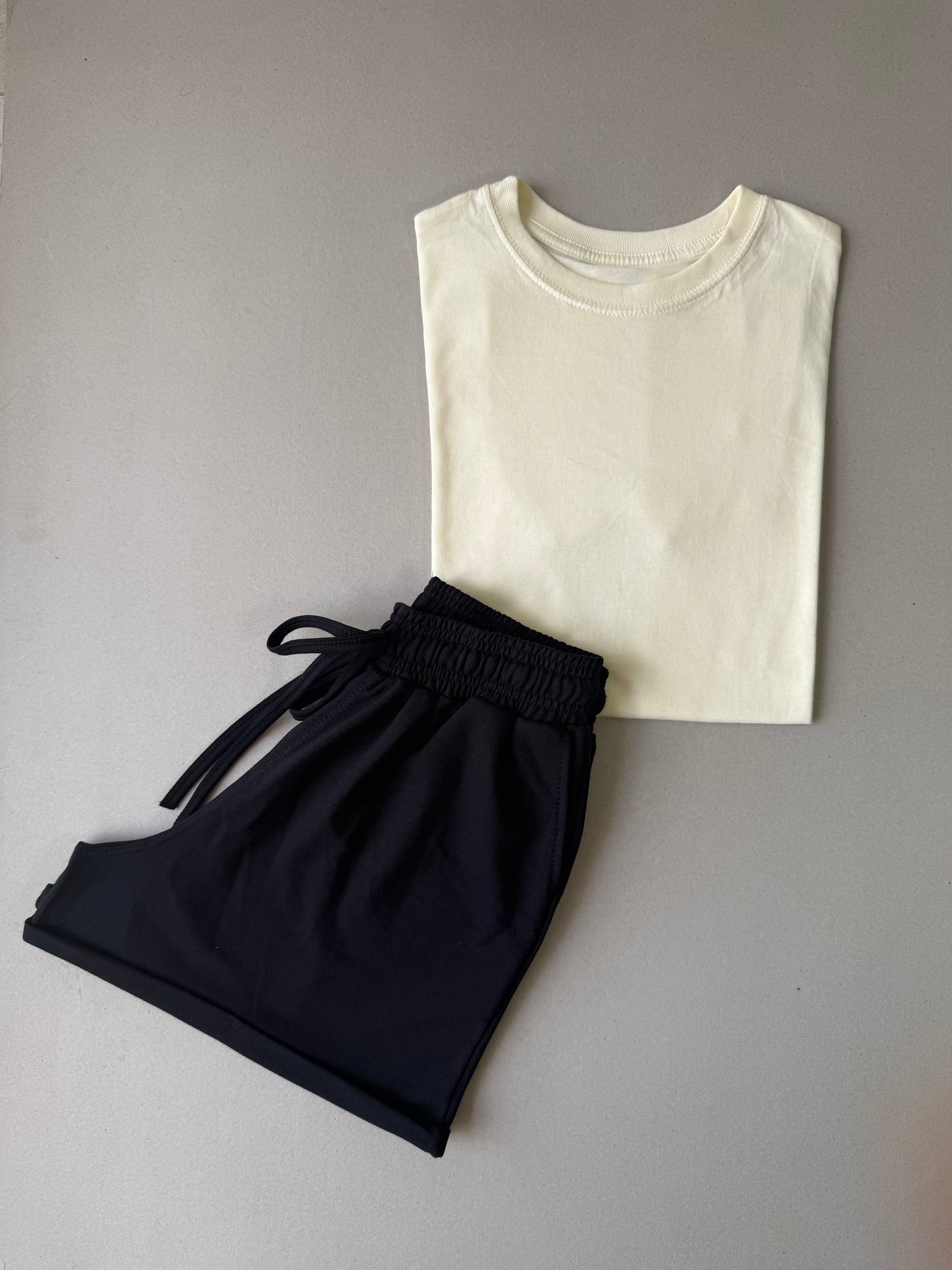SHORT CORTO BURDA