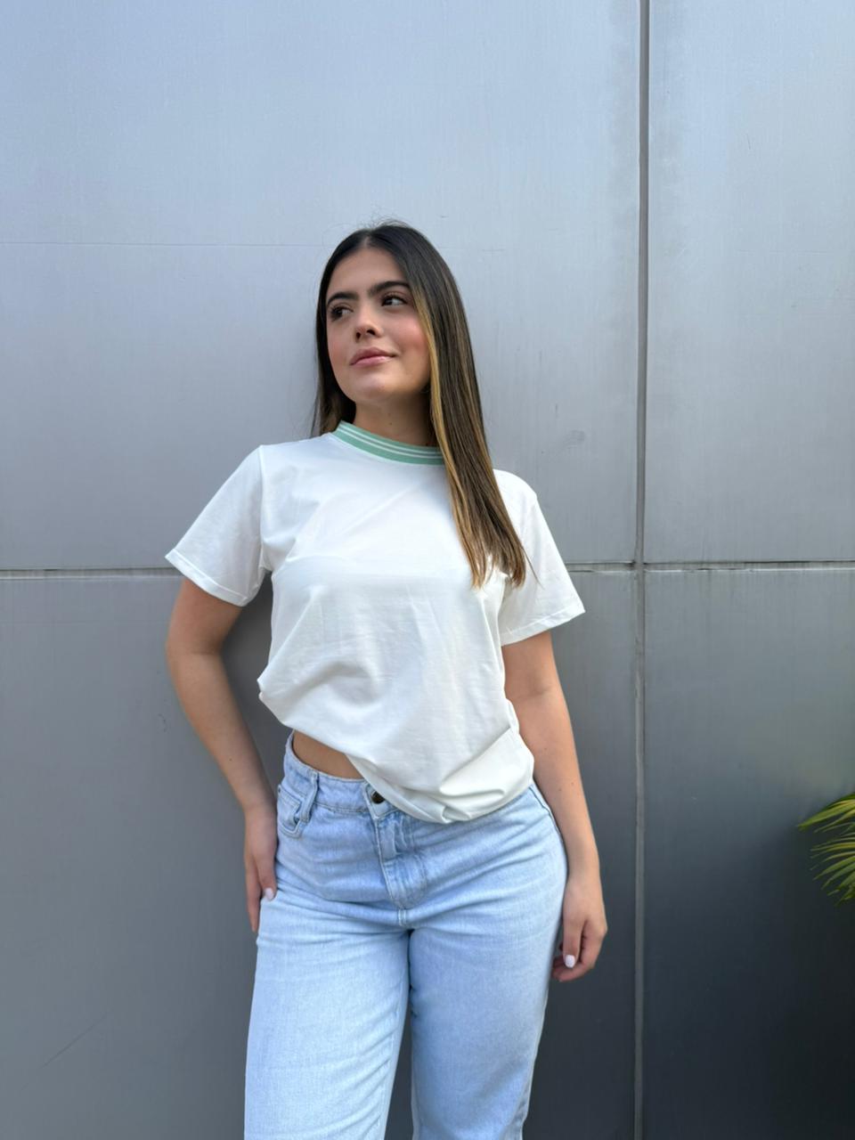 CAMISETA TELA FRIA, CUELLO TEJIDO EN RIB
