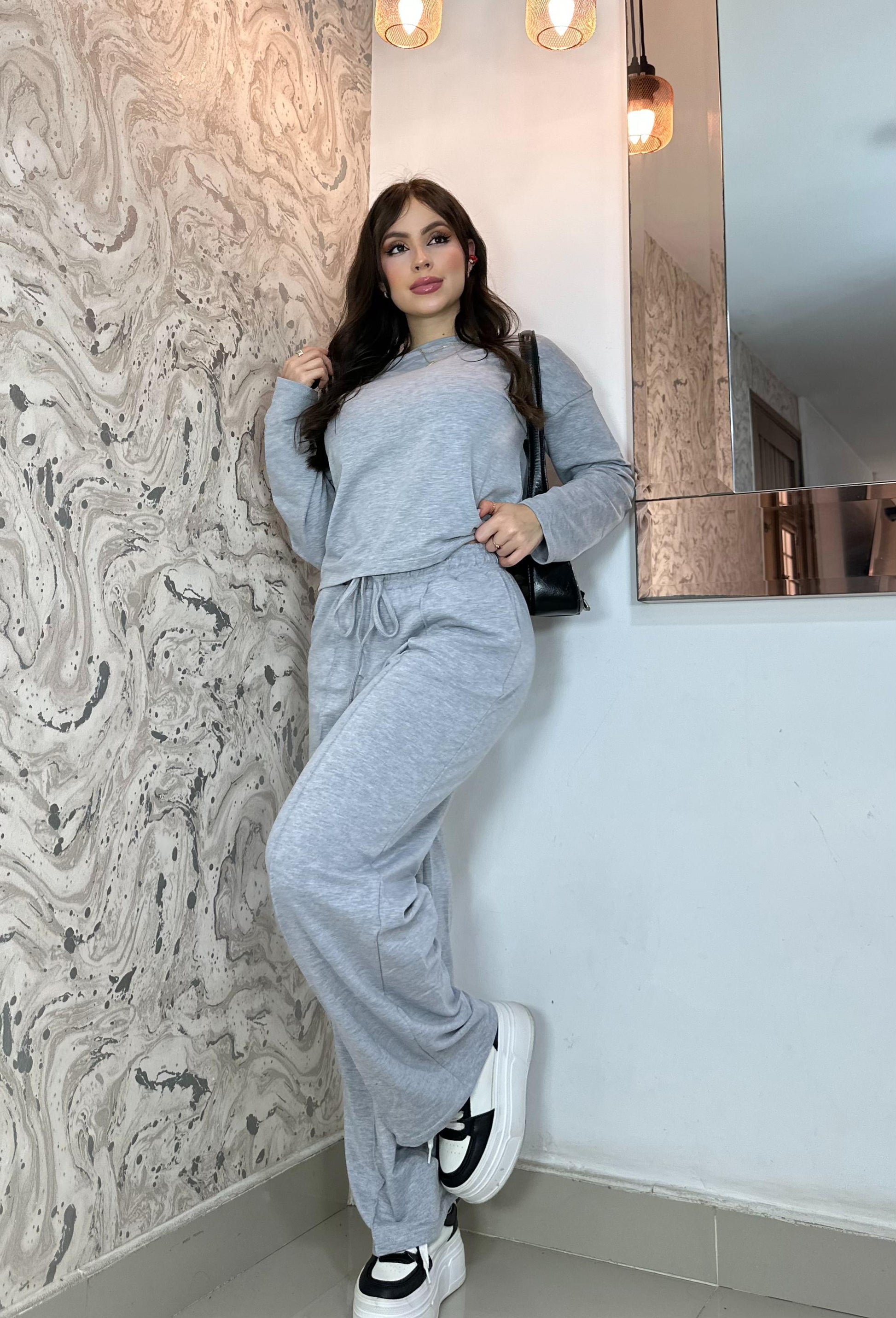 SET BUZO Y PANTALÓN PELLIZCO