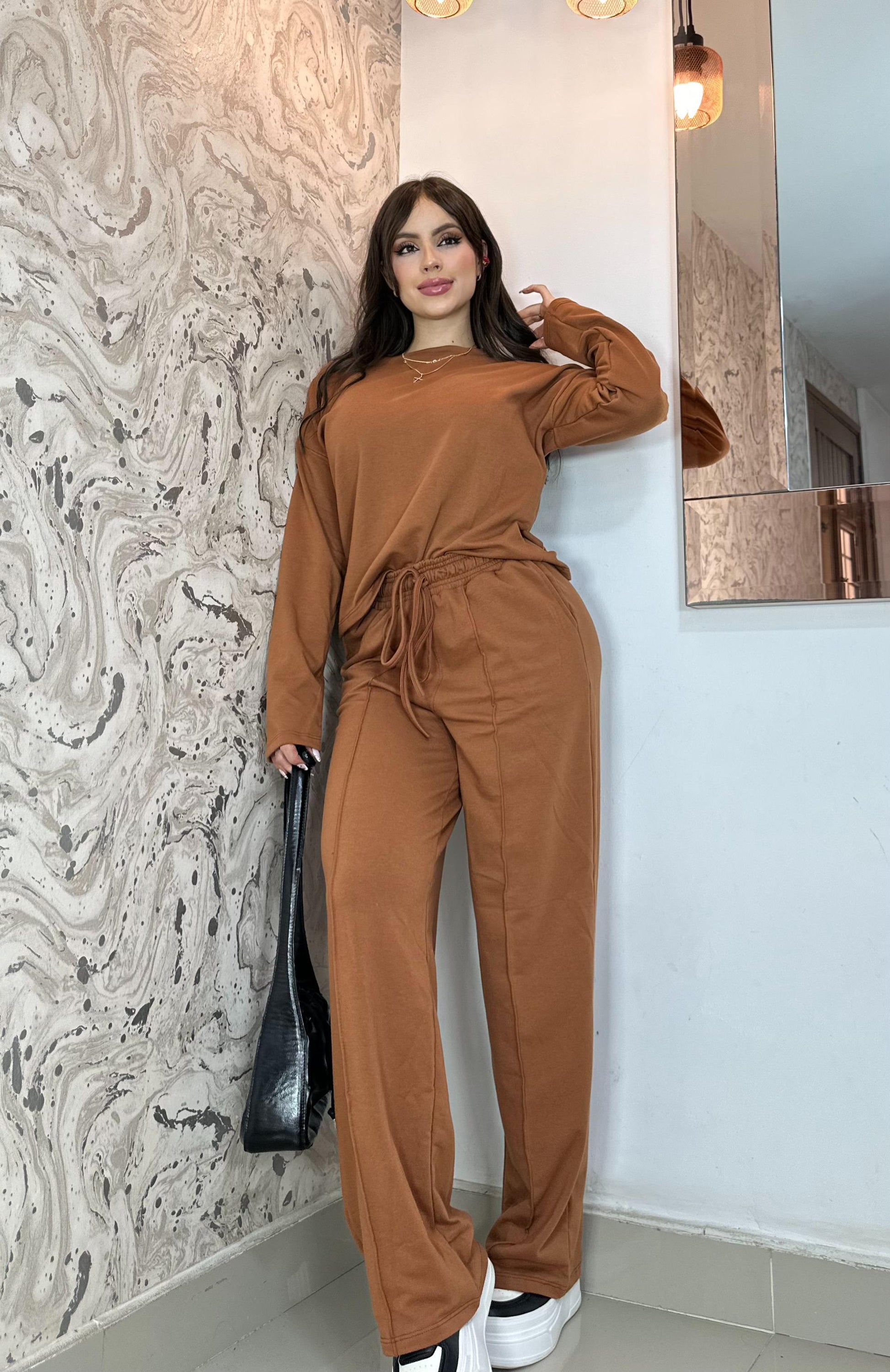 SET BUZO Y PANTALÓN PELLIZCO