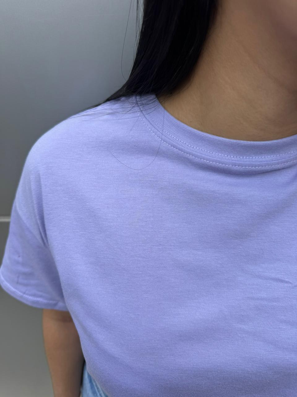 CAMISETA CORTA ALGODON LICRADO, CUELLO TEJIDO EN RIB