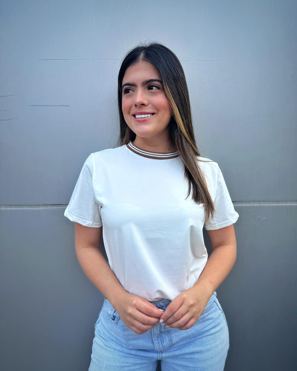 CAMISETA TELA FRIA, CUELLO TEJIDO EN RIB