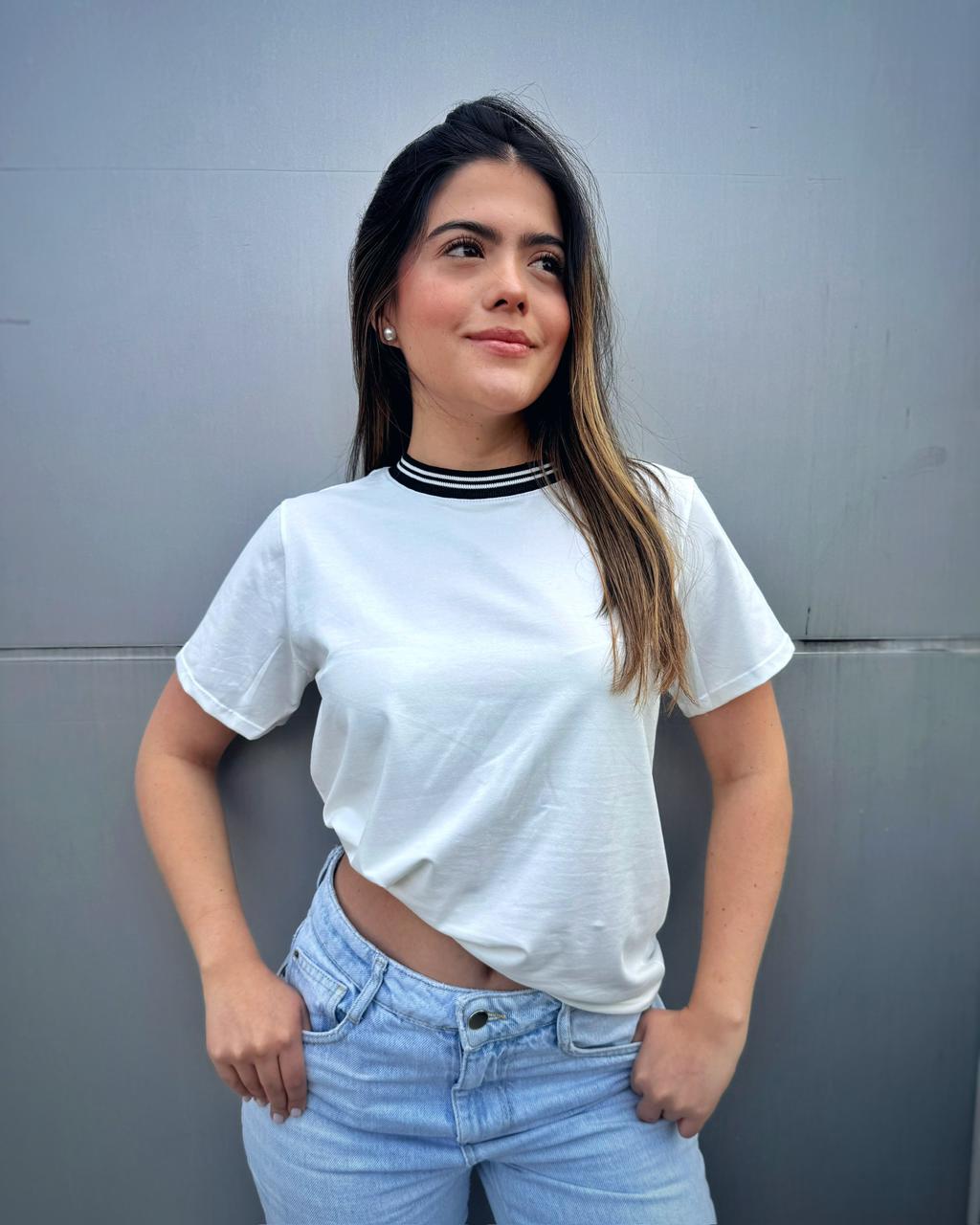 CAMISETA TELA FRIA, CUELLO TEJIDO EN RIB